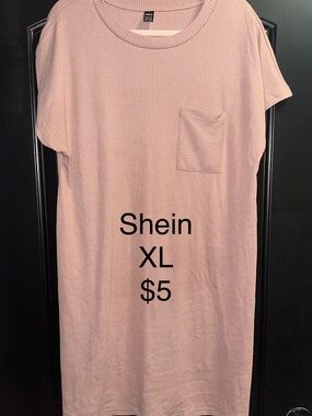 SHEIN Oversized Ribbed Pocket Tee in Dusty Pink